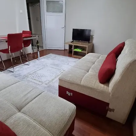 Apartment Lovely 2 Bedroom Flat In The Center